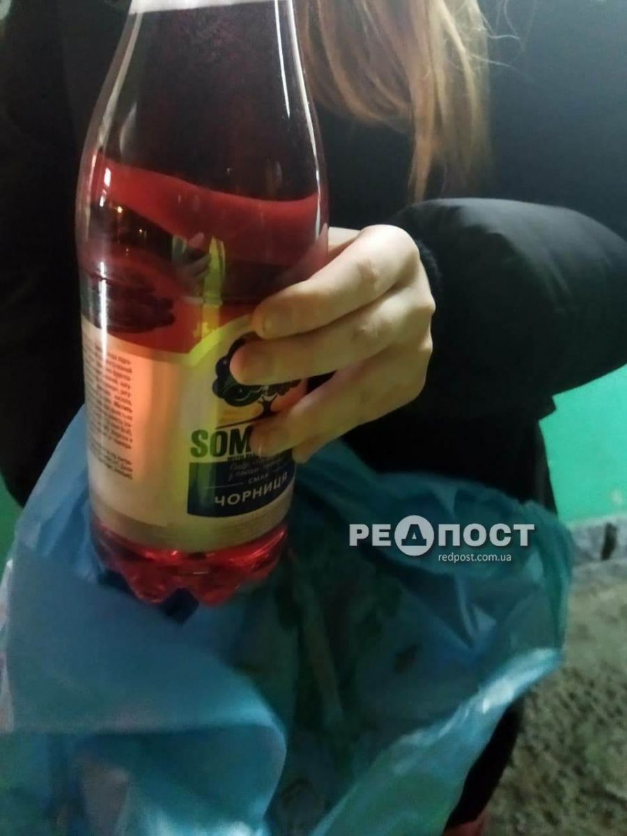 В Харькове общественный патруль зафиксировал продажу алкоголя детям 